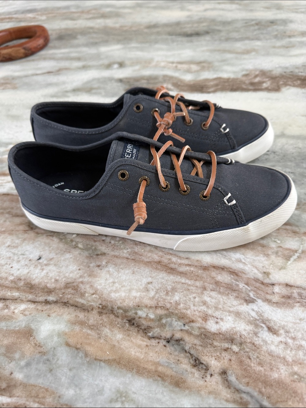 Women’s SPERRY Sz 9 memory foam top sided blue w/ leather ties